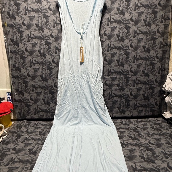 Elegant Light Blue Sleeveless Maxi Dress - Picture 3 of 5